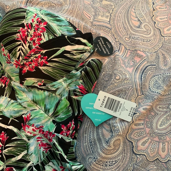 2 pieces New Torrid bathing suit size 3 - Picture 4 of 6